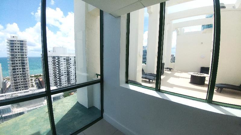 Hotel The Casablanca On The Ocean West Tower Miami Beach Exterior foto