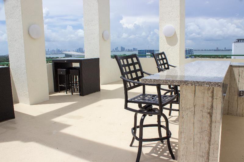 Hotel The Casablanca On The Ocean West Tower Miami Beach Exterior foto