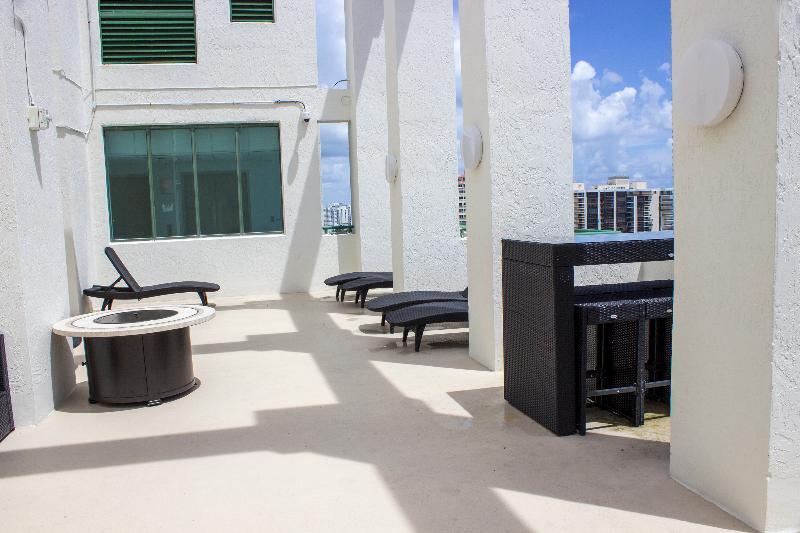 Hotel The Casablanca On The Ocean West Tower Miami Beach Exterior foto